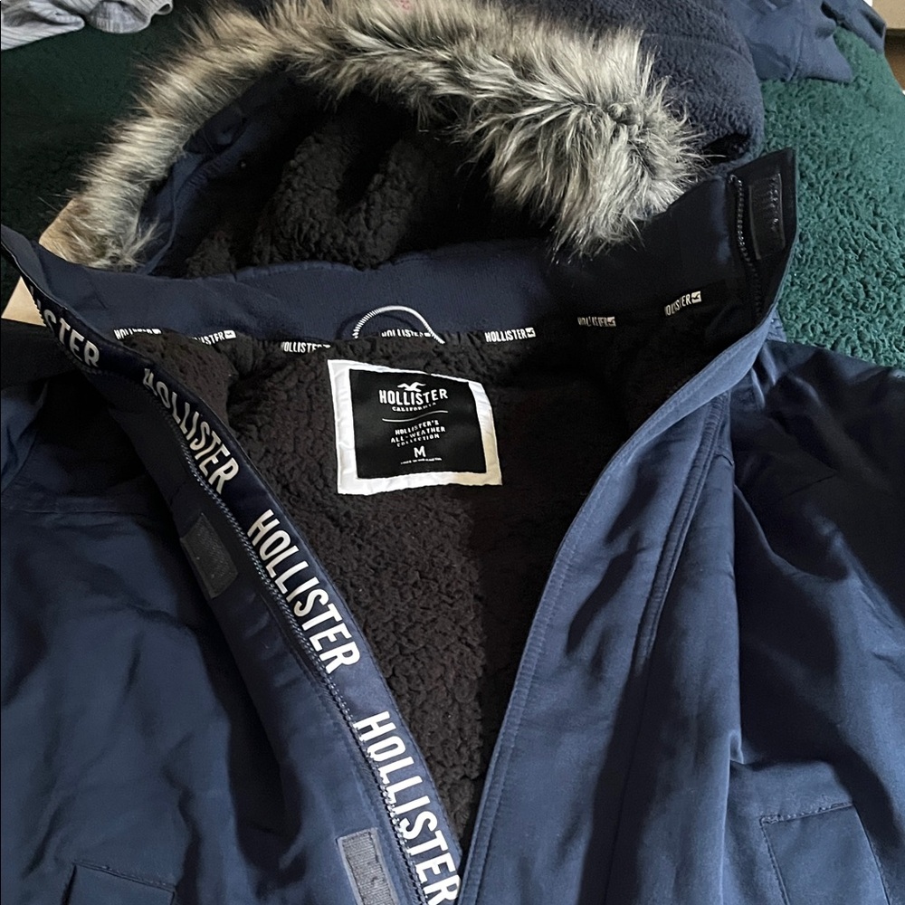 Hollister Men's Deep Blue Puffer with Faux Fur Trim
